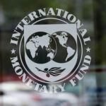 El FMI elogia al Gobierno y libera 800 millones de dólares, pero pide más esfuerzos